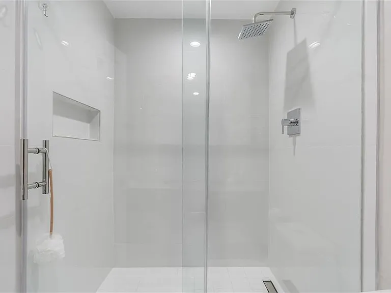 4204 Vineyard Cir #2 — Photo 4
