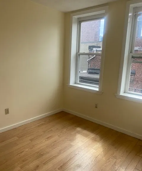 220 Hanover St #27 — Photo 20