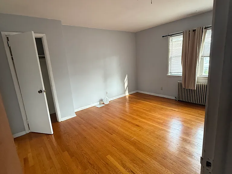 107 Warren St — Photo 8