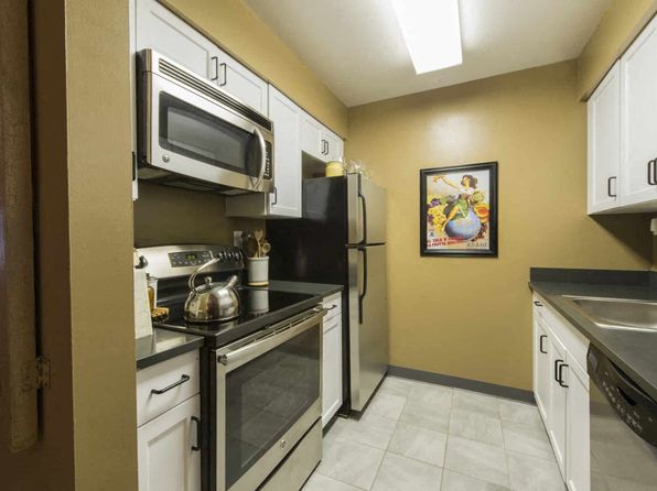 235 Hudson St APT 812