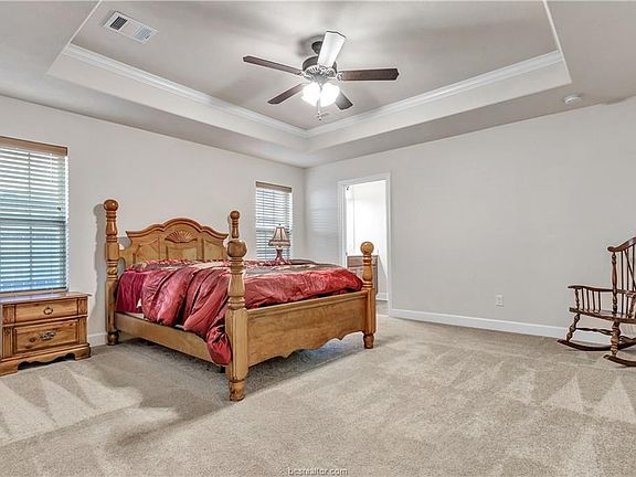 5th image of 1006 Dove Chase Ln