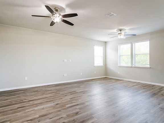 5th image of 311 Eagle Brook Ln