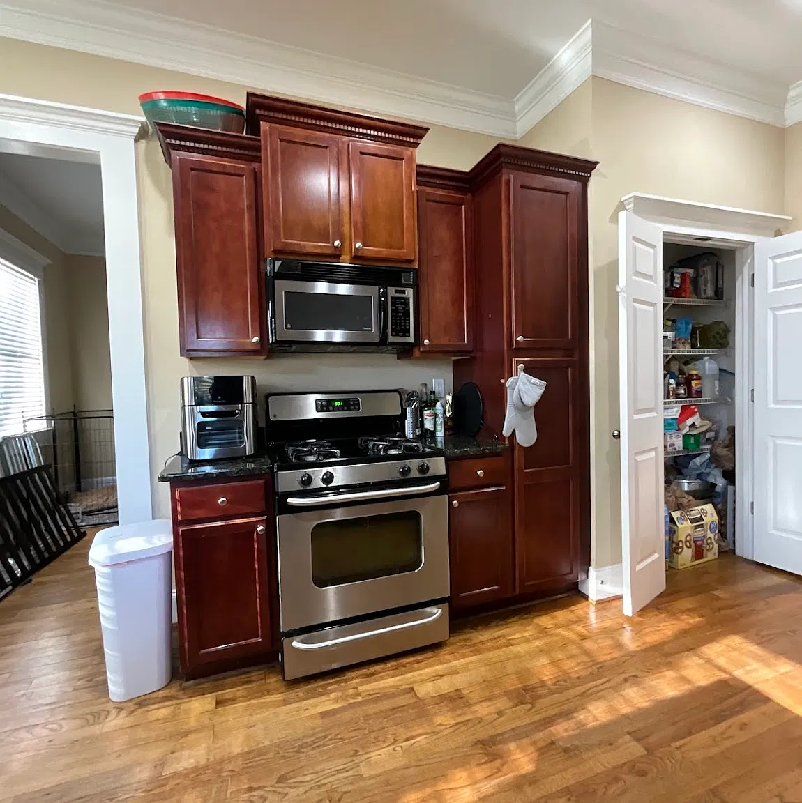 3 bed, 3.5 bath, 2024 sqft, $2,900 — Photo 3