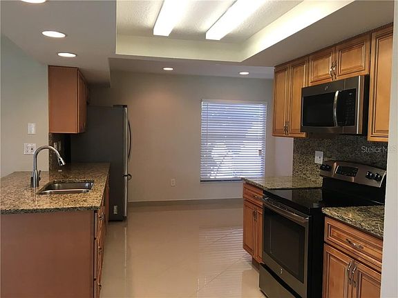 5th image of 7900 Willow Brook Ct