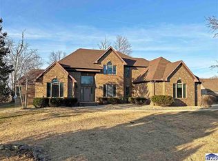 302 Trailwood Dr, Terre Haute, IN 47802