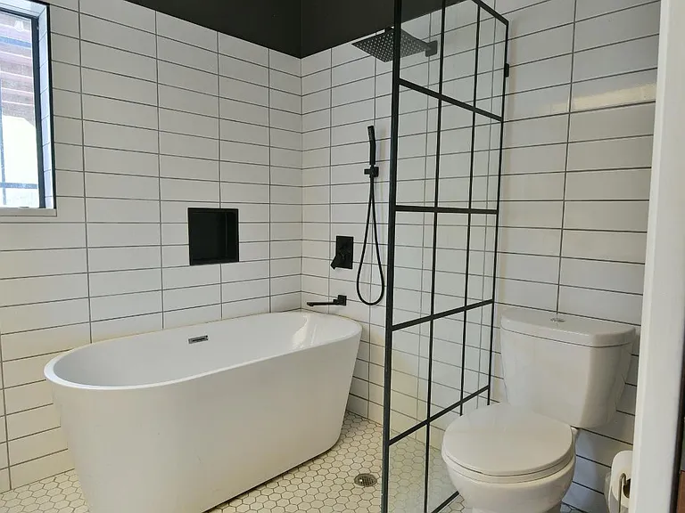 2842 E Blacklidge Dr — Photo 12