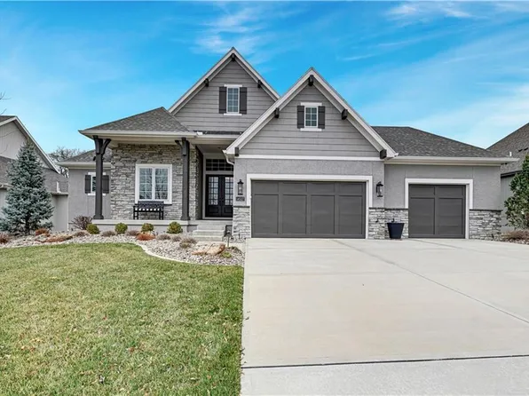 14527 S Parkhill St, Olathe, KS 66062
