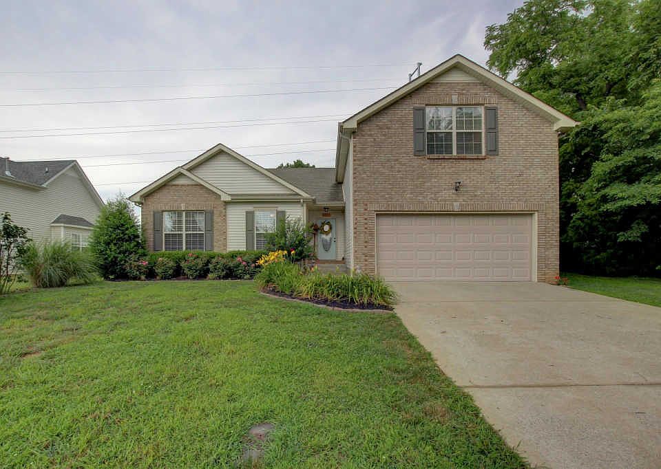 1st image of 3161 Hawthorn Dr