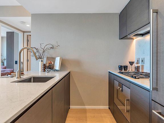 2nd image of 1482 Robson St #2204
