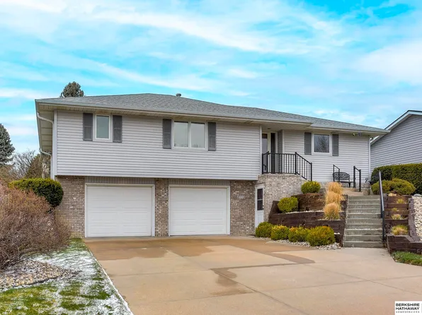 2112 S 165th St, Omaha, NE 68130