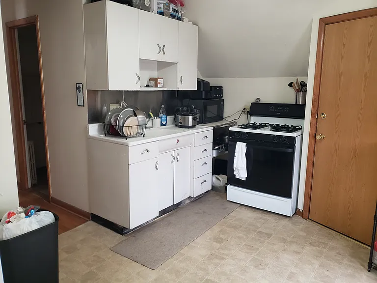 815 E Johnson St #5 — Photo 5