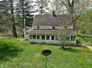 200 Golden Hill Rd, Lee, MA 01238