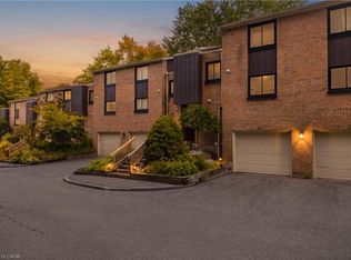 220 Salisbury Ave #13, Cambridge, ON N1S1K5