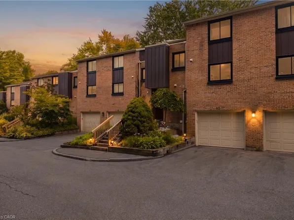 220 Salisbury Ave #13, Cambridge, ON N1S 1K5