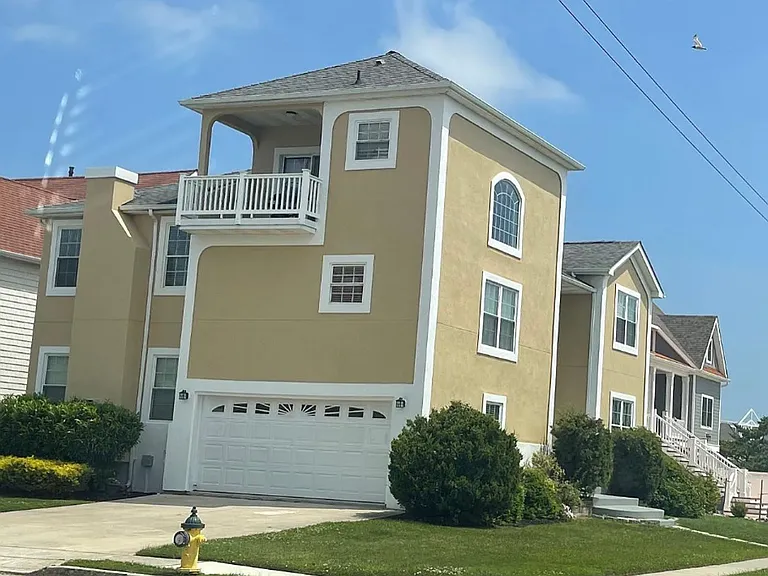 909 N Burghley Ave — Photo 11
