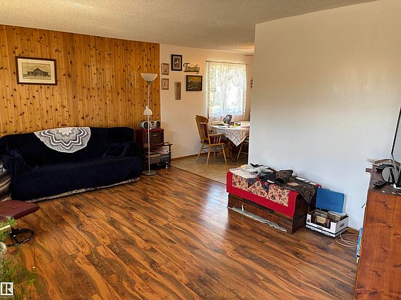 3rd image of 4824 49th Ave