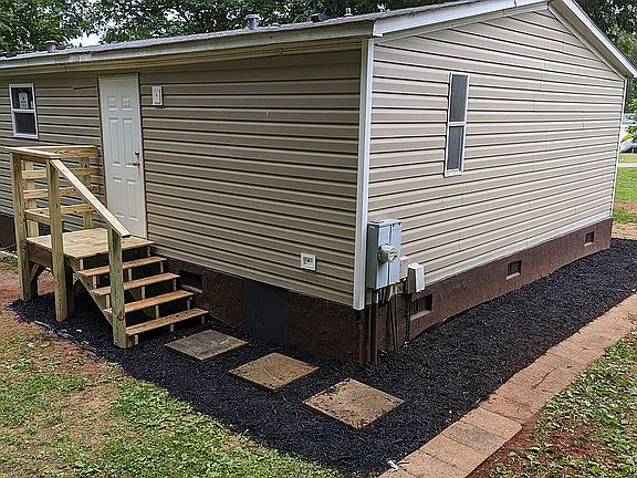 4th image of 4083 Beckys Dr