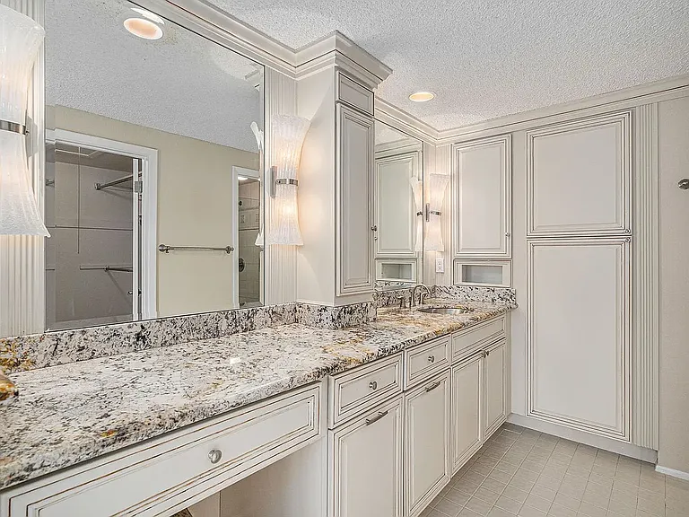 2850 E Easter Ave — Photo 8