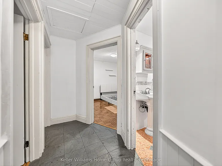 483 Woolwich St — Photo 23
