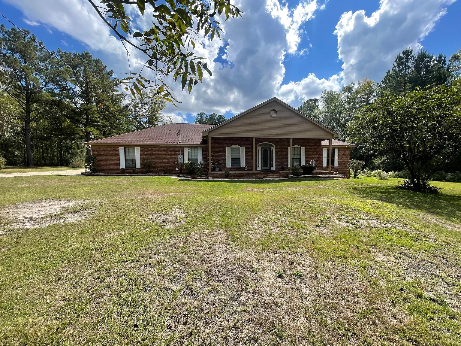 4 bed, 3.5 bath, $2,200 — Photo 2