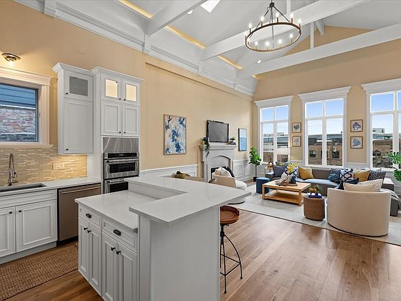 5th image of 2237 N Clybourn Ave APT 3