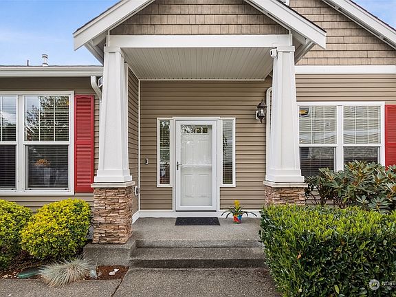 2nd image of 415 Cimmaron Lane NW