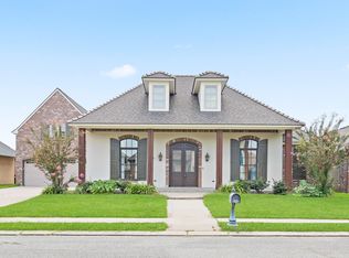 105 Fyvie Ln, Lafayette, LA 70503