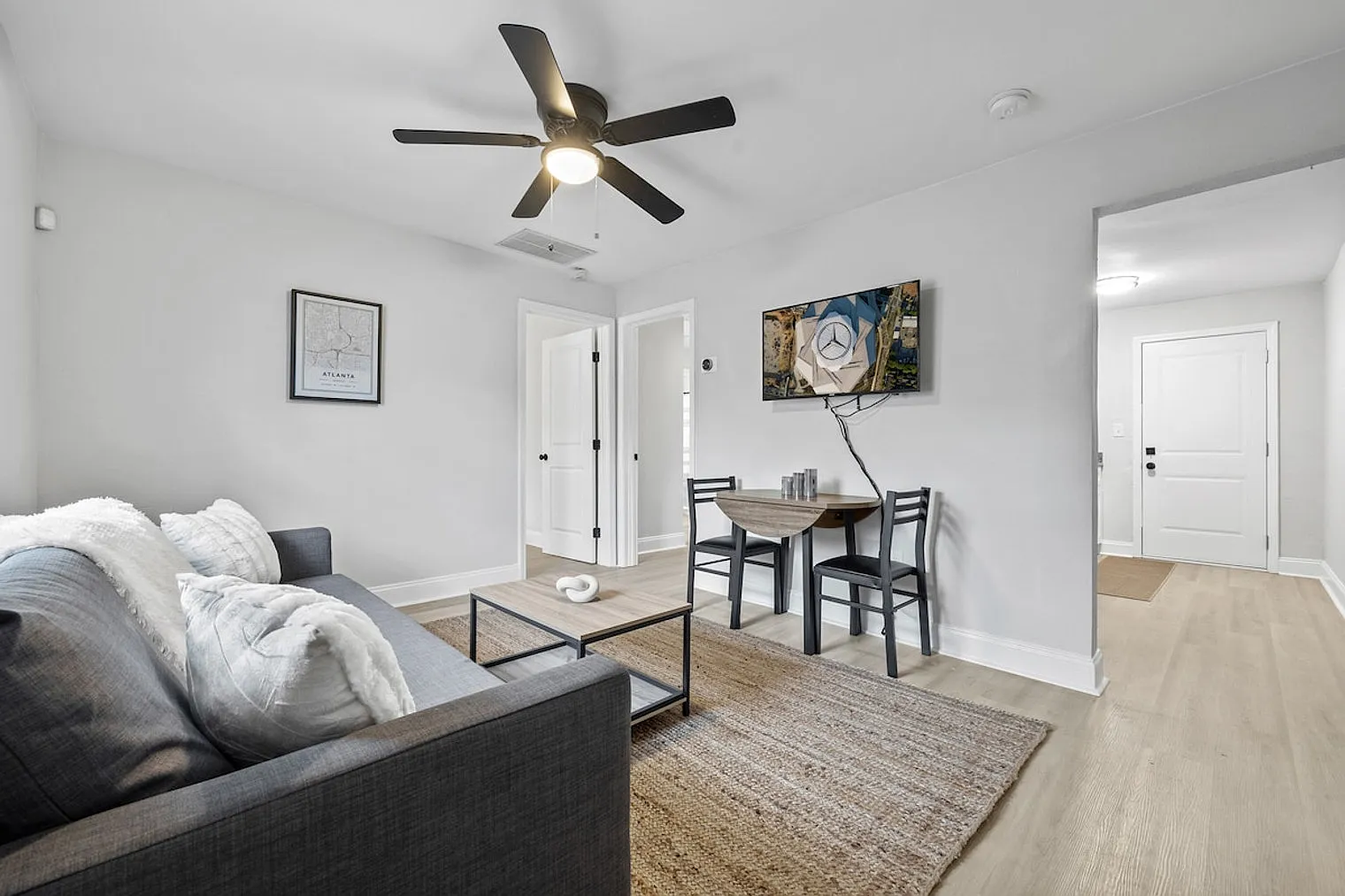2 bed, 1.0 bath, $4,268 — Photo 3