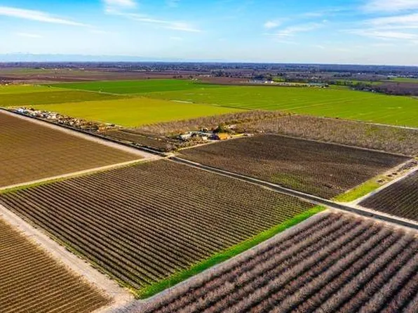 4166 E Blanchard Ave, Laton, CA 93242