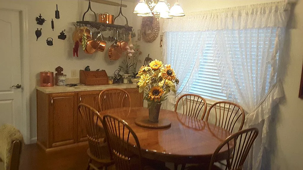 2305 Calcagno St photo 1