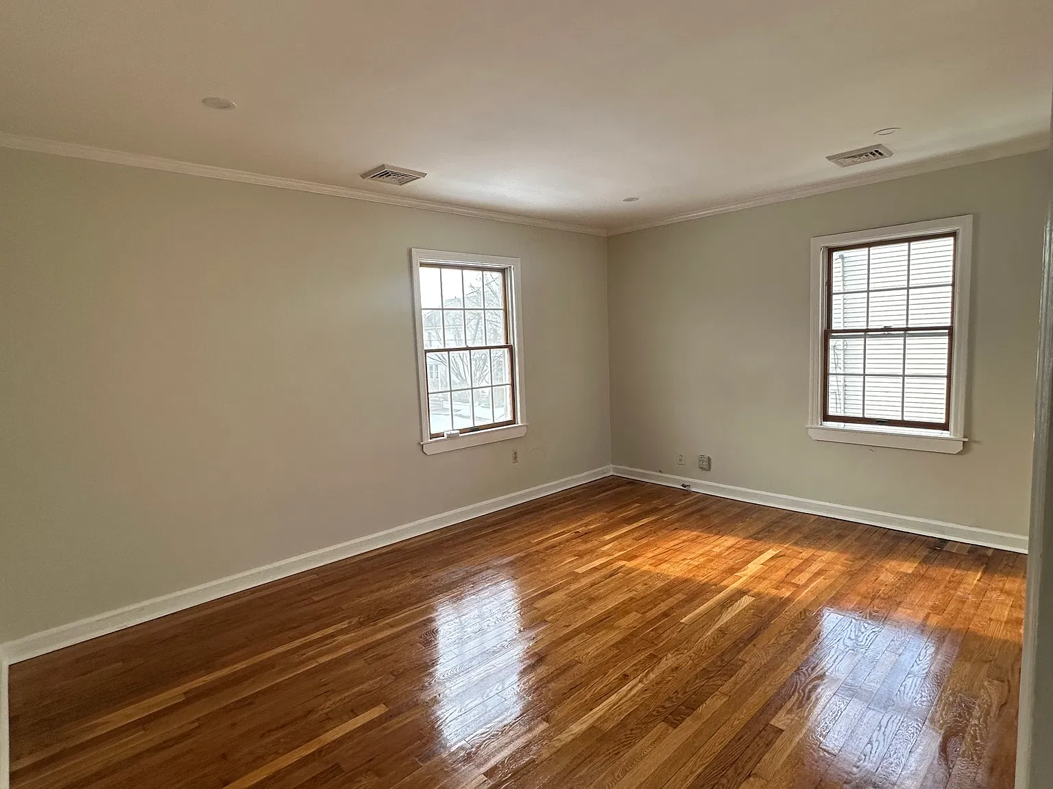 2 bed, $2,400 — Photo 4
