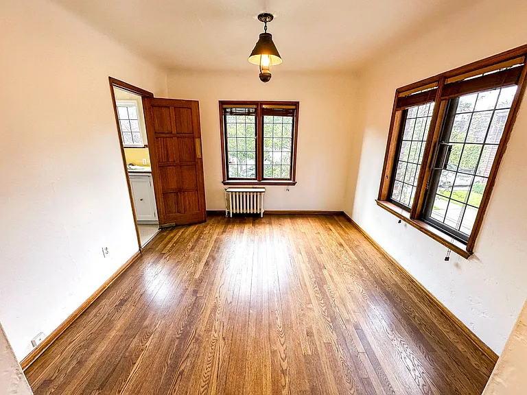 Ten-O-Five Anhalt Apartments — Photo 24