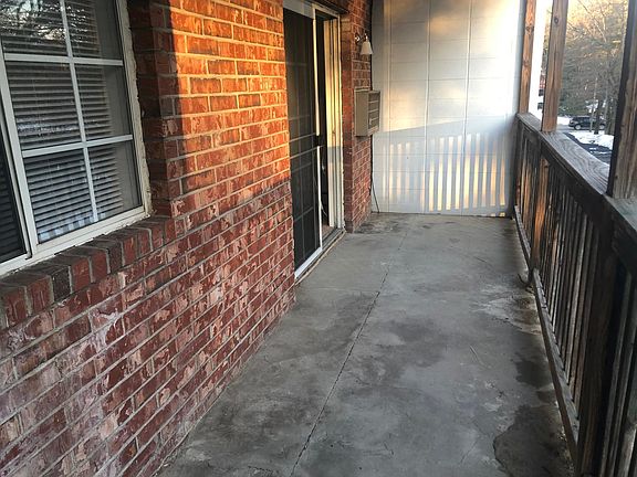 4th image of 111 Oaklawn Ave