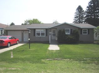 4316 8th St, Menominee, MI 49858