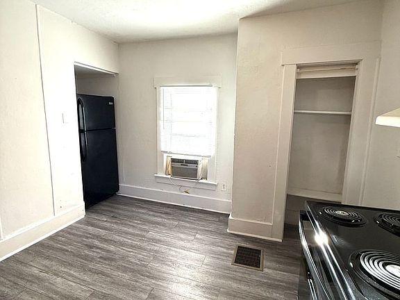 5th image of 909 4th St