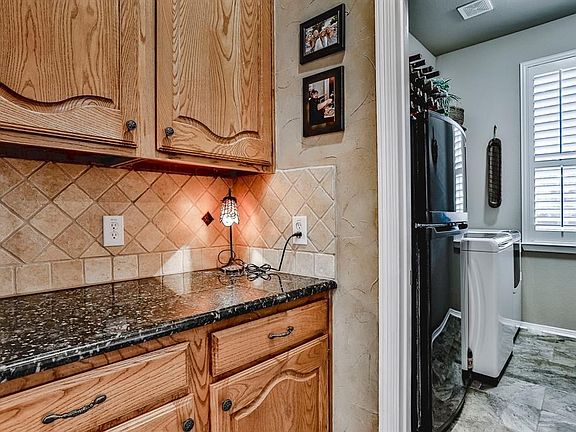 4th image of 2113 Winding Creek Dr