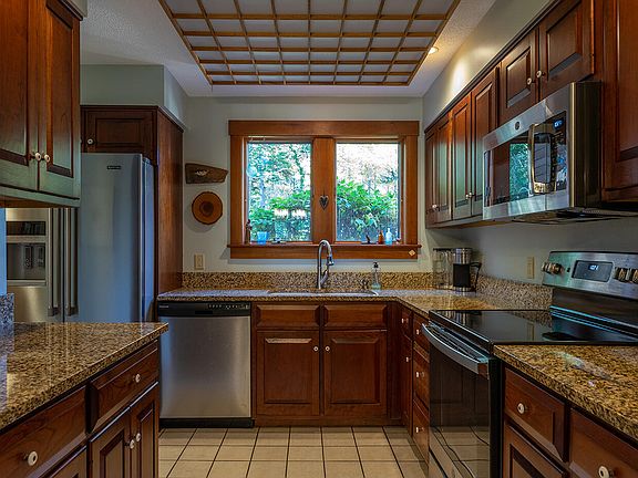 3rd image of 31 Harbor Drive #31