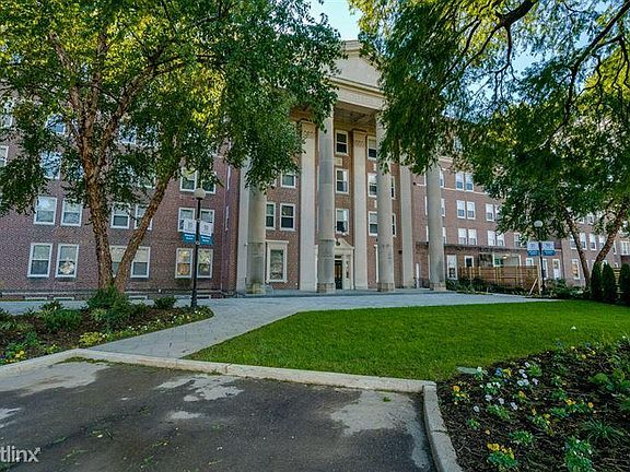 5th image of 3301 Henry Ave #124