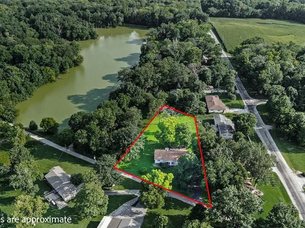 13810 Klaus Lake Rd, Highland, IL 62249