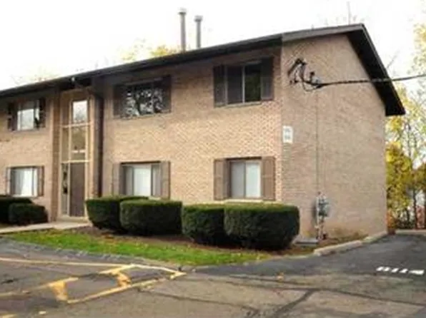 6114 Sanlin Dr, Coraopolis, PA 15108