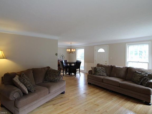 4th image of 4828 W 220th St