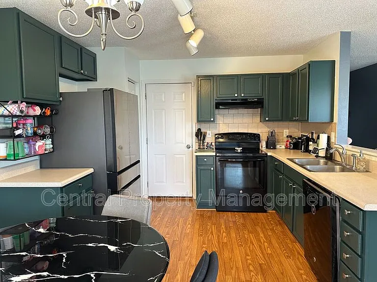 3 Cattle Ct — Photo 2