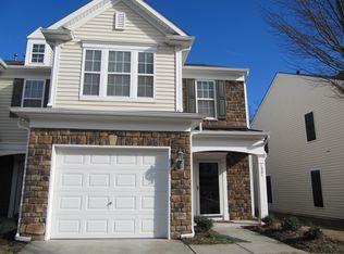 8324 Pilots View Dr, Raleigh, NC 27617