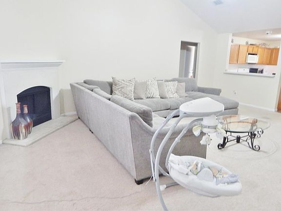 3rd image of 10927 Malden Dr