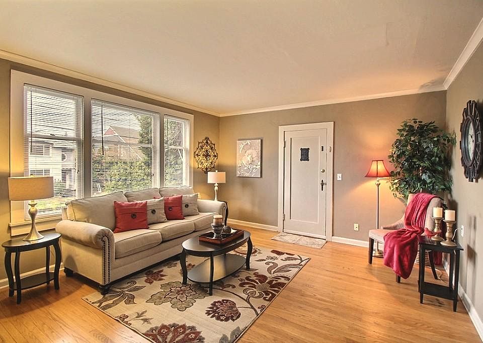 1st image of 125 NE 61st St