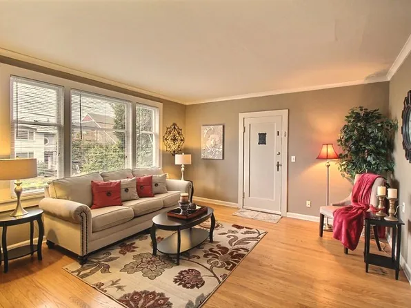 125 NE 61st St, Seattle, WA 98115