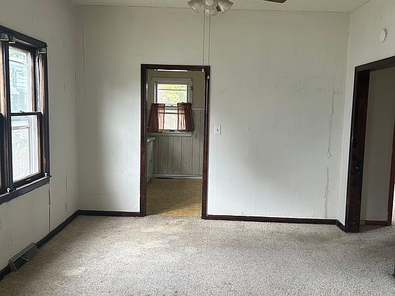 3rd image of 307 N Pine St