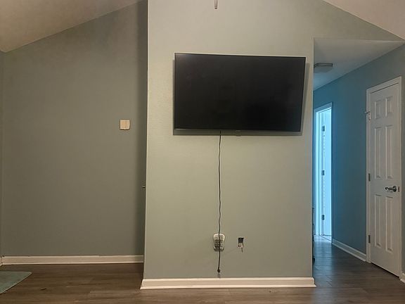 5th image of 909 Orange St