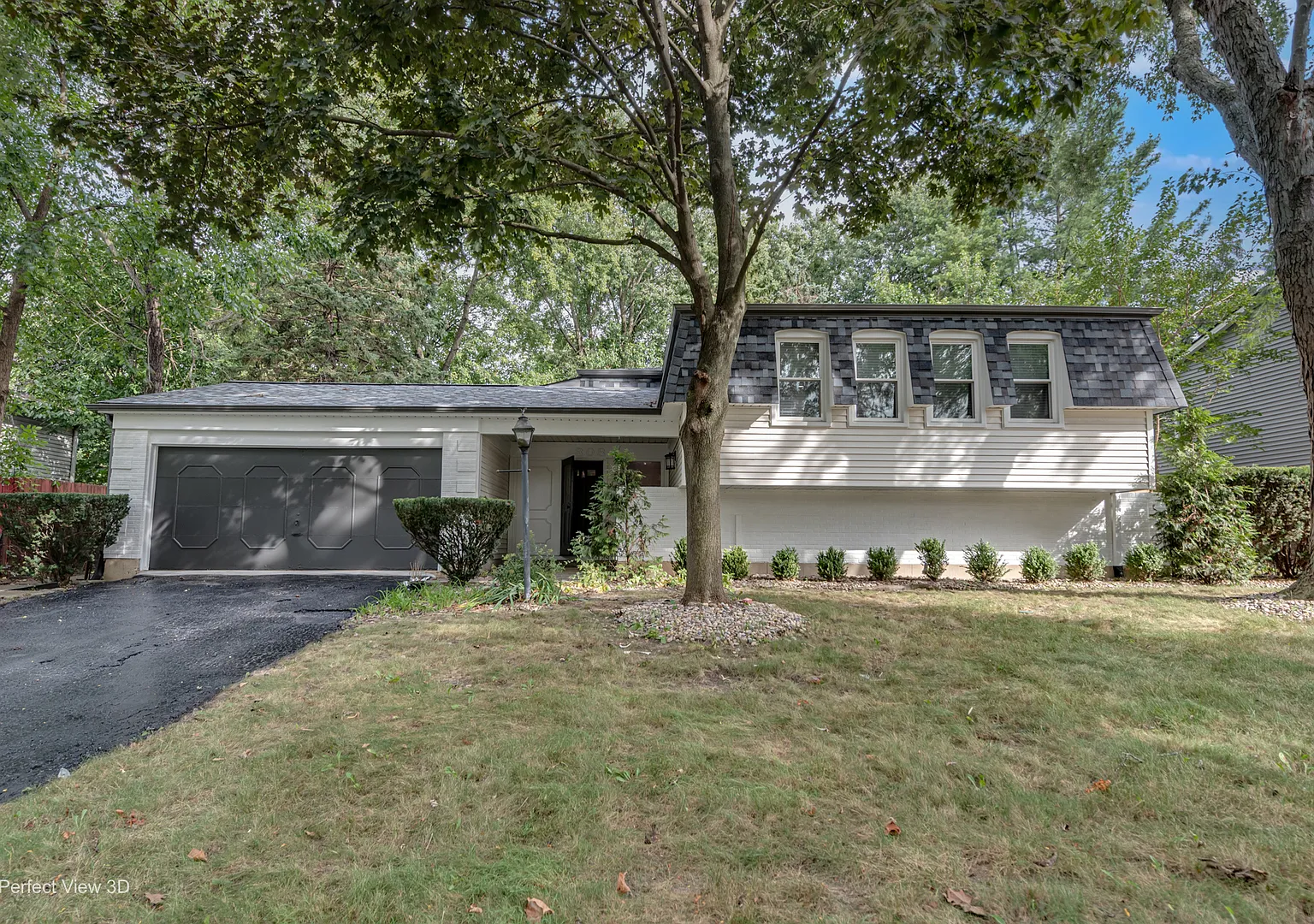 4 bed, 2.5 bath, 2964 sqft, $3,595 — Photo 1