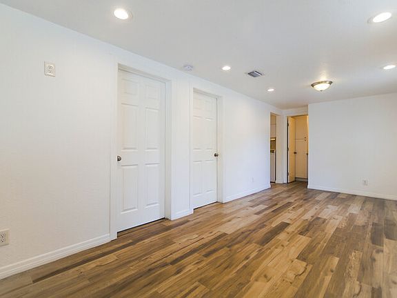 5th image of 804 N Willow Ave